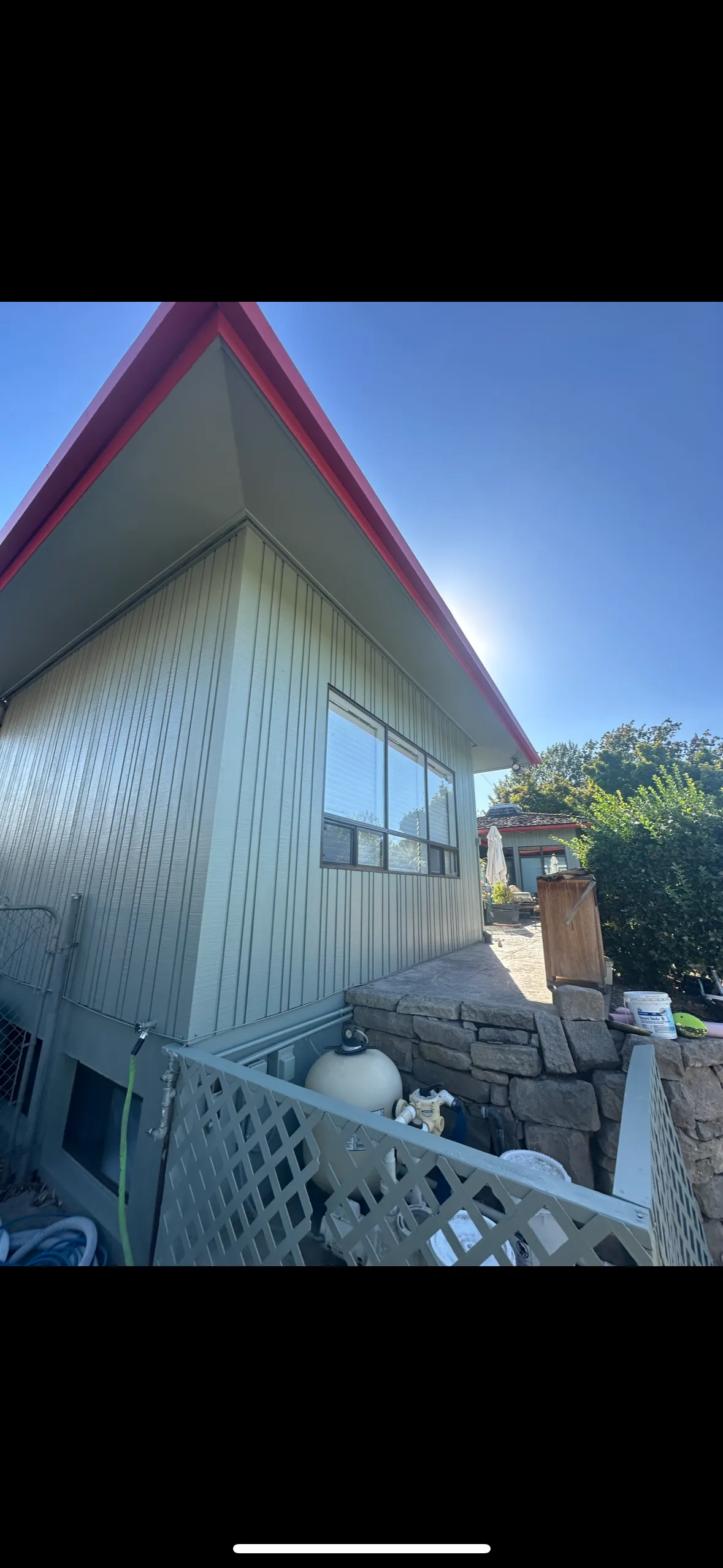 Gallery photos for Full Exterior Repaint on a Mid-Century Home Done Right: Image #3