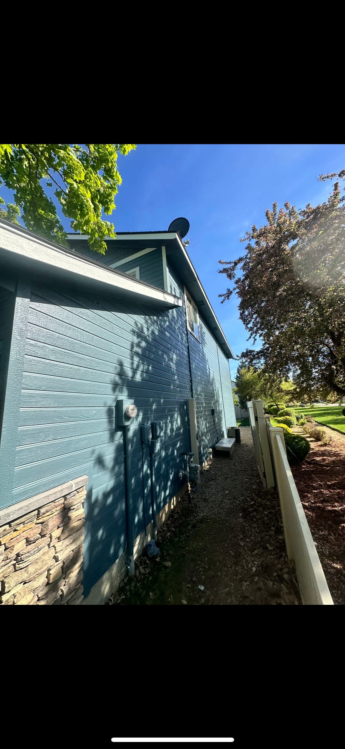 Gallery photos for First Exterior of the Season and It Did Not Disappoint: Image #1