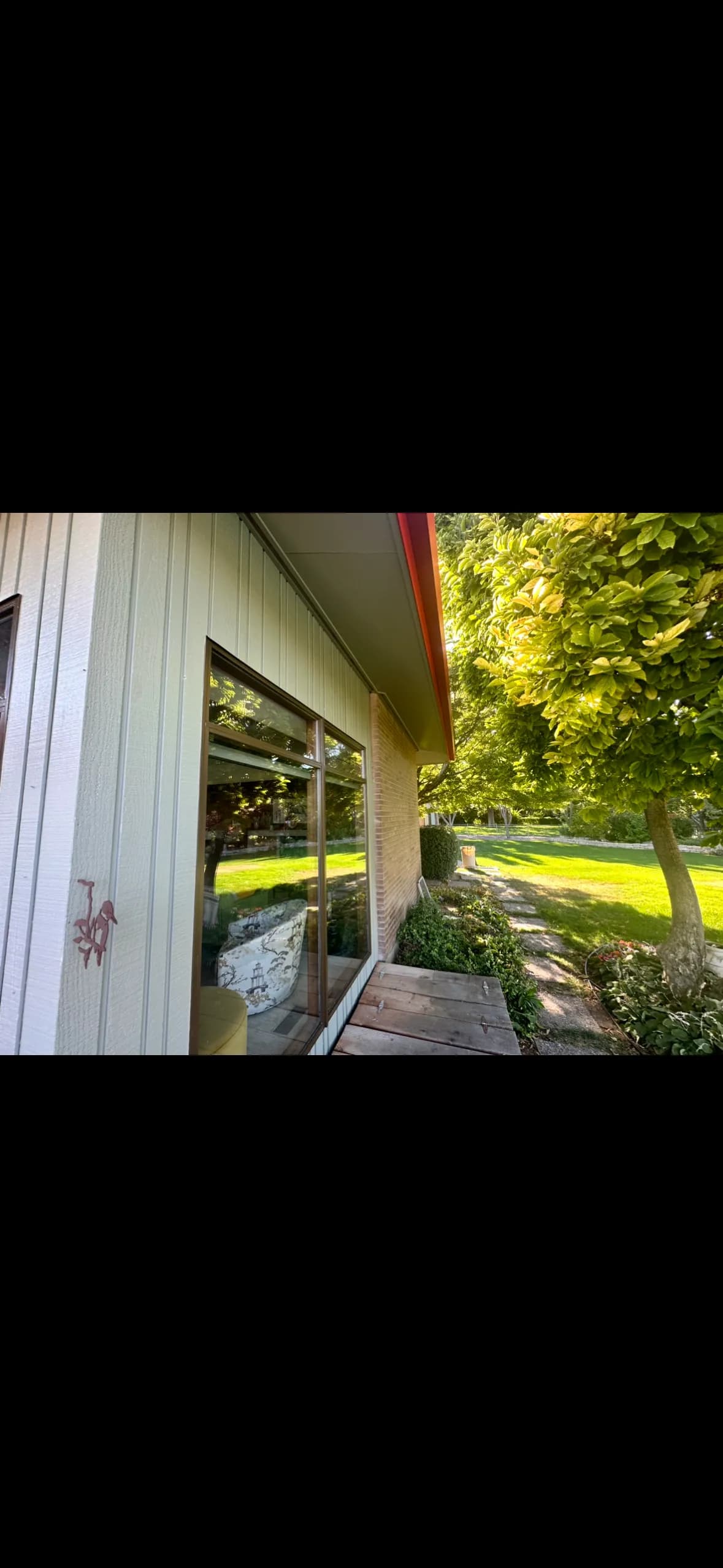 Gallery photos for Full Exterior Repaint on a Mid-Century Home Done Right: Image #2